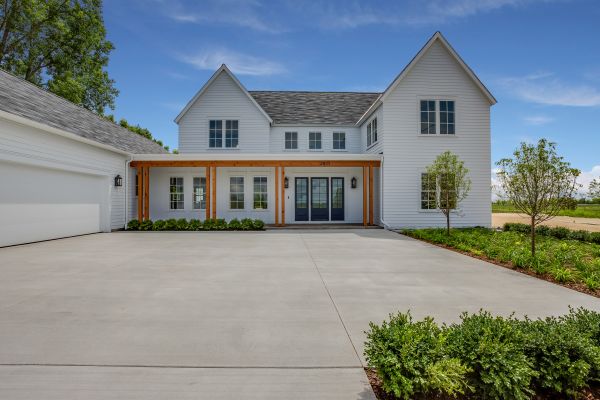 Concrete Driveway Service in Elk Grove