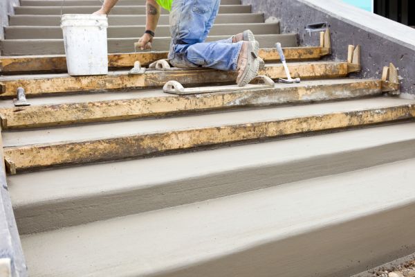 Concrete Steps Pouring in Elk Grove