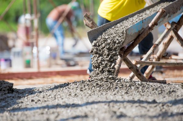 Backyard Concrete Pouring in Elk Grove