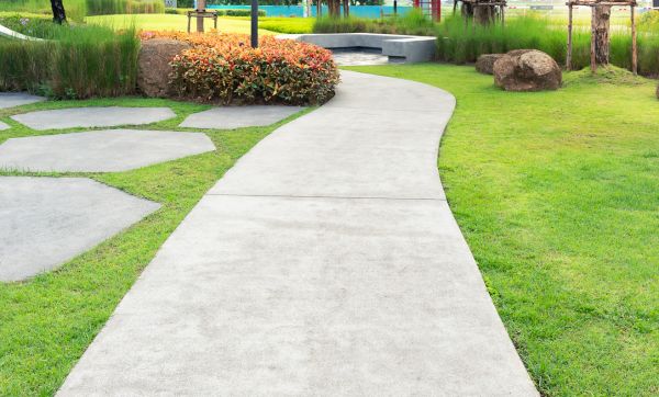 Concrete Sidewalk Installation in Elk Grove